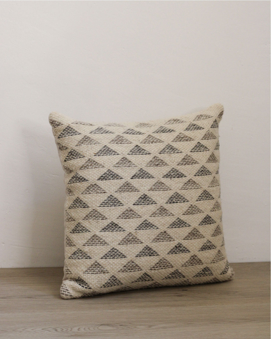 Funda Cojín Triángulos